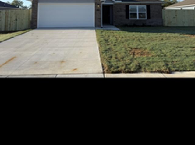 3 BR, 2 BA Apartment 595 Jason Street, Elkins, AR 72727