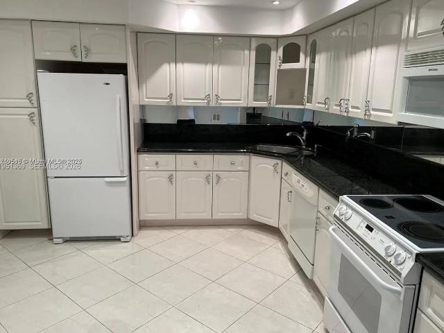 3 BR, 2 BA Apartment 500 Three Islands Boulevard, Hallandale Beach, FL 33009