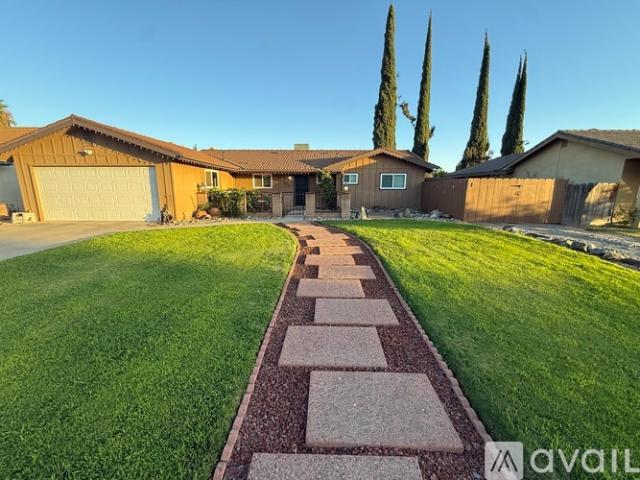 3 BR, 2 BA Apartment 500 E Hickory St, Unit 500 E Hickory st, Lindsay, CA 93247