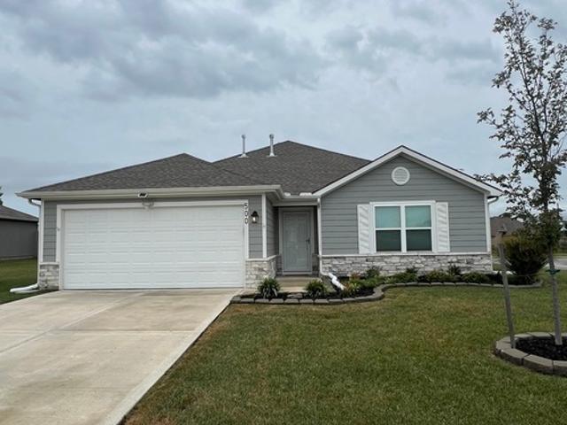 3 BR, 2 BA Apartment 500 SE Laurel Dr, Blue Springs, MO 64014
