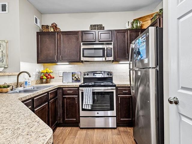 3 BR, 2 BA Apartment 50 Paces Parkway Unit 06 206, Woodstock, GA 30189