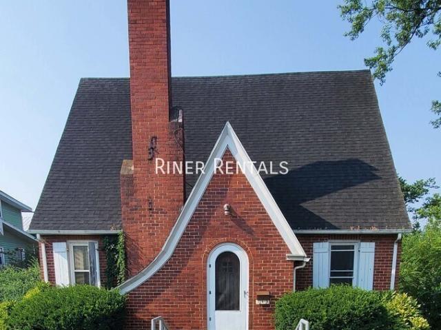 3 BR, 2 BA Apartment 513 W. Market Street, Harrisonburg, VA 22801