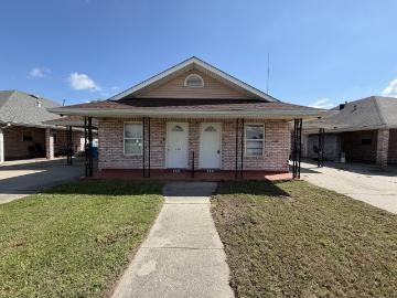3 BR, 2 BA Apartment 511 E Genie St, Chalmette, LA 70043