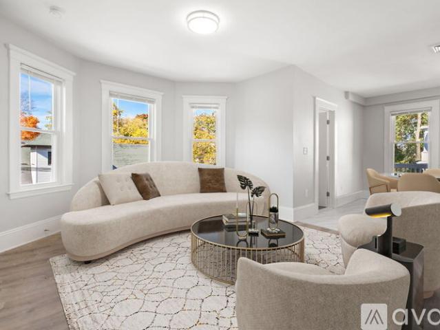 3 BR, 2 BA Apartment 517 Washington St, Unit 1A, Boston, MA 02111