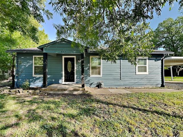 3 BR, 2 BA Apartment 517 Burgett St, Forney, TX 75126