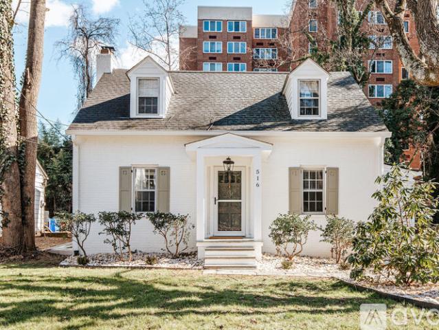 3 BR, 2 BA Apartment 516 Valley Rd, Unit A, Charlottesville, VA 22903