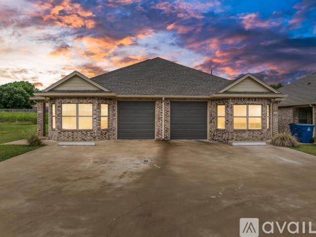 3 BR, 2 BA Apartment 525 E Spring Valley Unit 501, Hewitt, TX 76643