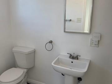 3 BR, 2 BA Apartment 5277 Peacock Lane, Riverside, CA 92505