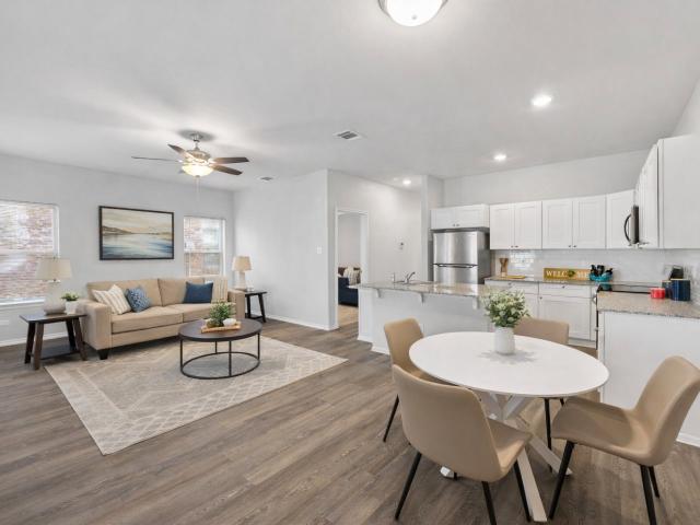 3 BR, 2 BA Apartment 531 Cooper Lane Unit 16 1612, Joshua, TX 76058
