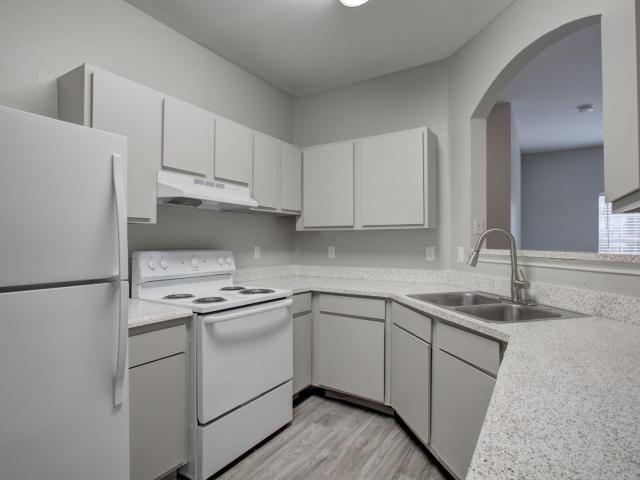 3 BR, 2 BA Apartment 5350 Aeropark Drive Unit AB 0102, Houston, TX 77032
