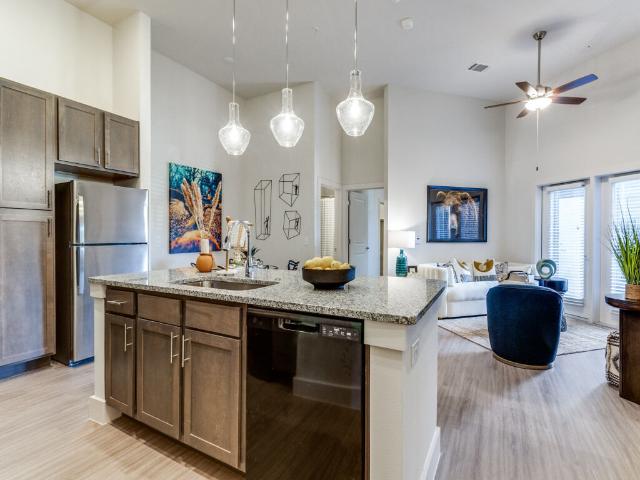 3 BR, 2 BA Apartment 5355 Crestway Drive Unit 5101, San Antonio, TX 78239
