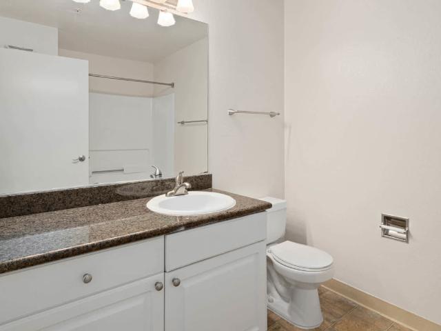 3 BR, 2 BA Apartment 6401 Shellmound Street Unit 7114, Emeryville, CA 94608