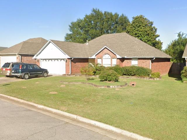 3 BR, 2 BA Apartment 6409 Fallstone Road, Fort Smith, AR 72916