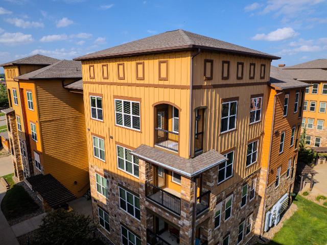 3 BR, 2 BA Apartment 6455 Galleria Dr Unit 4210, West Des Moines, IA 50266