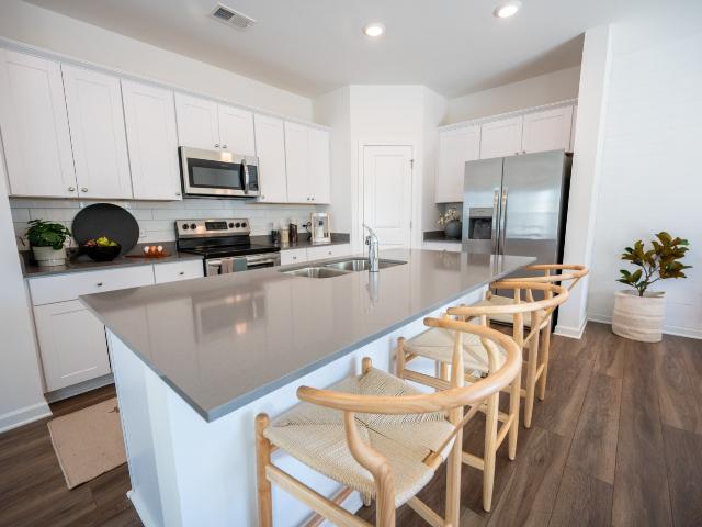 3 BR, 2 BA Apartment 6462 Waypoint Street Unit 6471, Flowery Branch, GA 30542