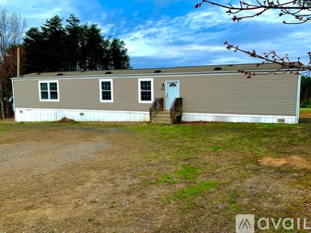 3 BR, 2 BA Apartment 6489 Irisburg Rd, Axton, VA 24054