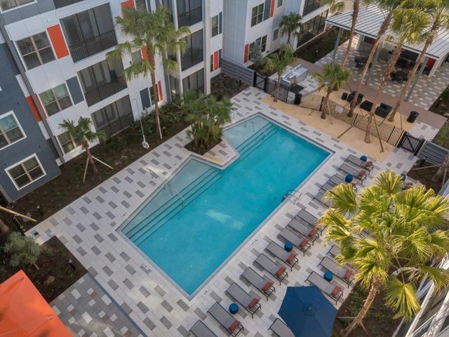 3 BR, 2 BA Apartment 650 Tapestry Lane Unit 402, Brandon, FL 33511