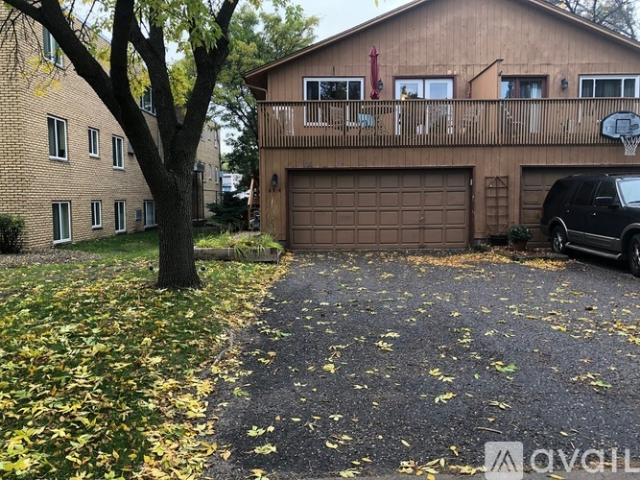 3 BR, 2 BA Apartment 6514 Oliver Ave S, Unit Dplx, Richfield, MN 55423