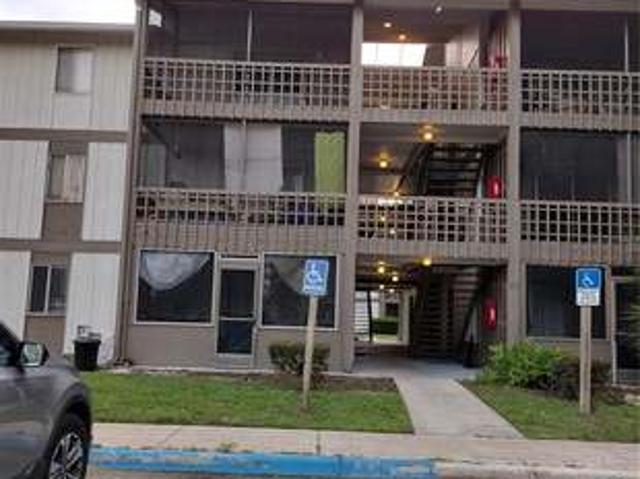 3 BR, 2 BA Apartment 6519 W Newberry Rd, Gainesville, FL 32605