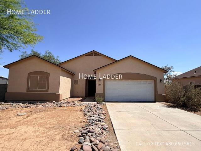 3 BR, 2 BA Apartment 651 W Fairway Cove Dr, Casa Grande, AZ 85194