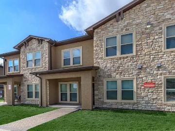 3 BR, 2 BA Apartment 6603 Hirsch Road Unit 411, Houston, TX 77026