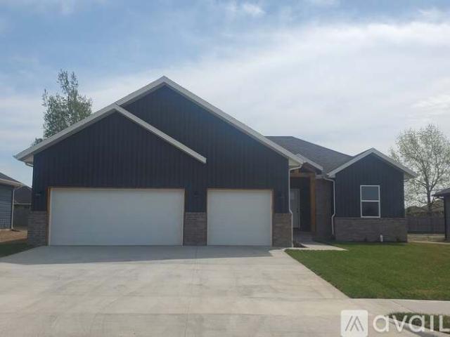 3 BR, 2 BA Apartment 664 Dean Ln, Republic, MO 65738