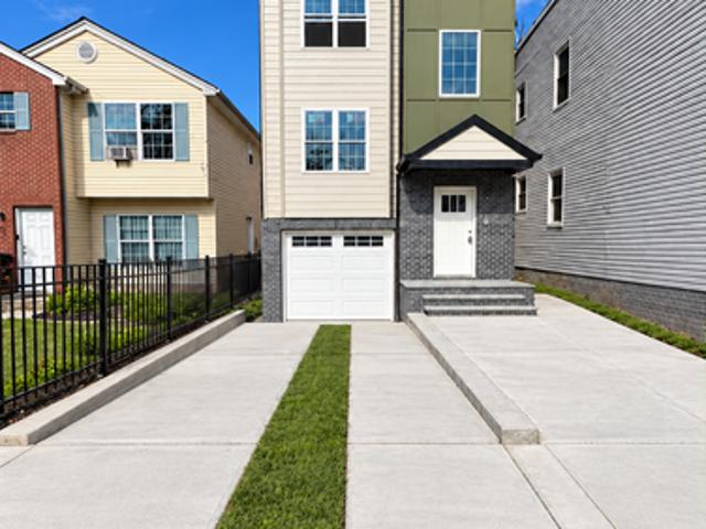 3 BR, 2 BA Apartment 669 S 15th St, Unit 1, Newark, NJ 07103