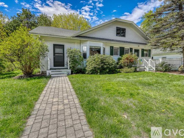 3 BR, 2 BA Apartment 66 Riverbank Rd, Unit House, Ogunquit, ME 03907