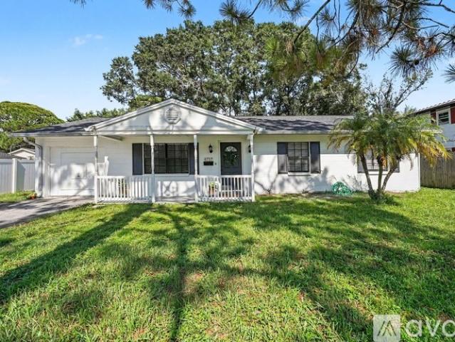 3 BR, 2 BA Apartment 6717 Mornay Cir, Tampa, FL 33615