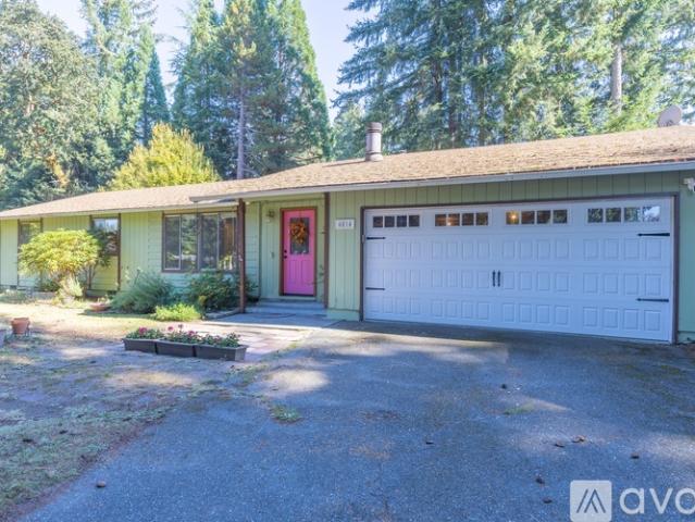 3 BR, 2 BA Apartment 6814 Shalom Drive Southwest, Olympia, WA 98512