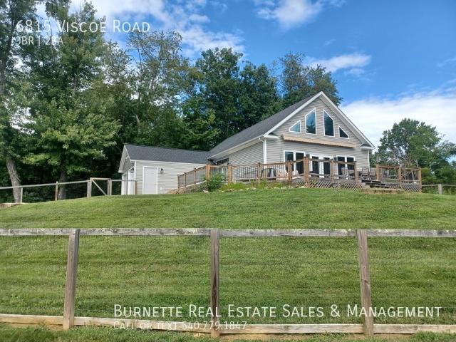 3 BR, 2 BA Apartment 6815 Viscoe Road, Radford, VA 24141