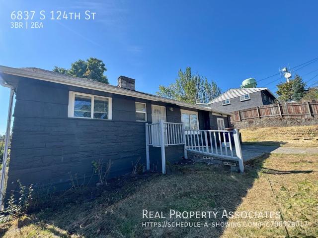 3 BR, 2 BA Apartment 6837 S 124th St, Seattle, WA 98178