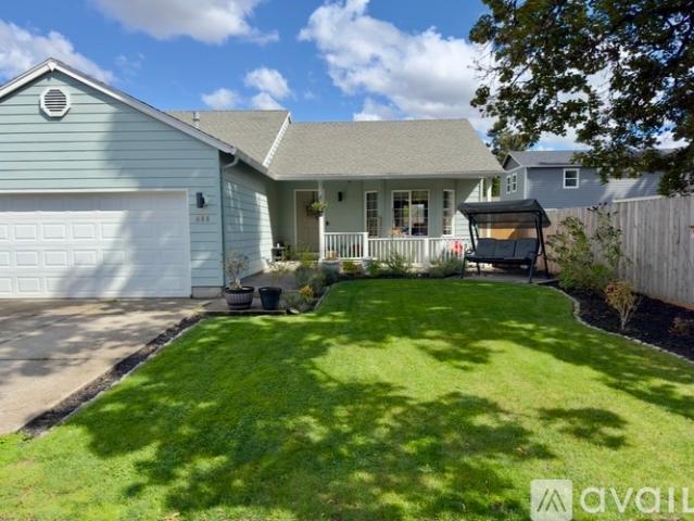 3 BR, 2 BA Apartment 688 Viking Ln SE, Salem, OR 97317