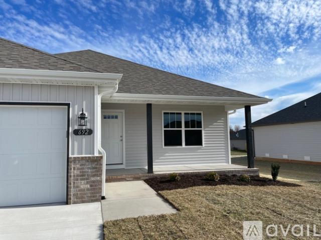 3 BR, 2 BA Apartment 692 N Jozlynn Ave, Republic, MO 65738
