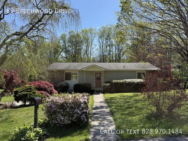 3 BR, 2 BA Apartment 69 Beechwood Drive, Horse Shoe, NC 28742