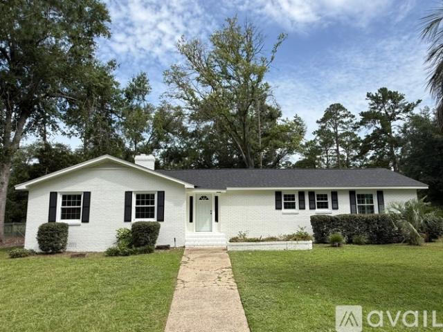 3 BR, 2 BA Apartment 600 W Park Ave, Valdosta, GA 31602