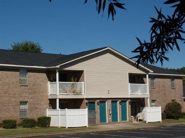 3 BR, 2 BA Apartment 600 Camelot Dr Athens, AL 35611