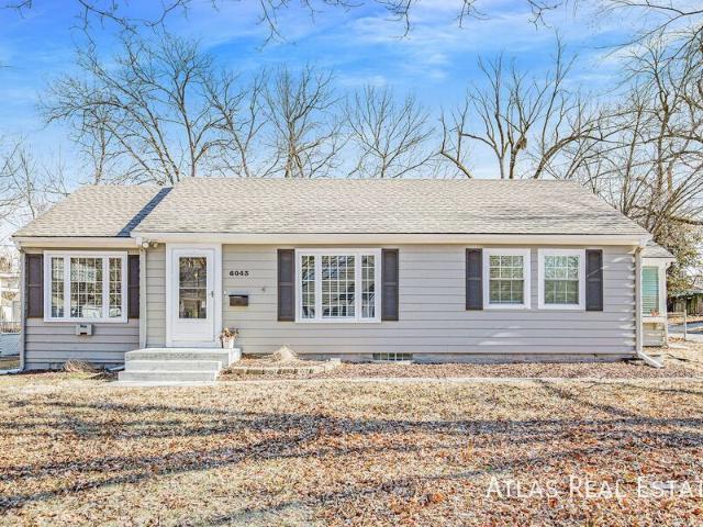 3 BR, 2 BA Apartment 6043 Fontana Street, Fairway, KS 66205