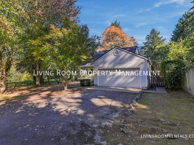 3 BR, 2 BA Apartment 6044 SW 48th Ave, Portland, OR 97221