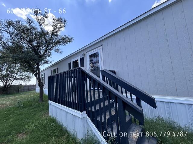 3 BR, 2 BA Apartment 605 N 20th St, Slaton, TX 79364