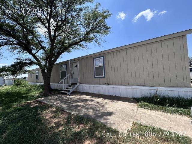 3 BR, 2 BA Apartment 605 N 20th St, Slaton, TX 79364