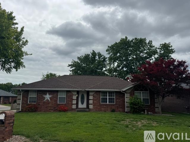 3 BR, 2 BA Apartment 608 Cypress Ave, Nixa, MO 65714