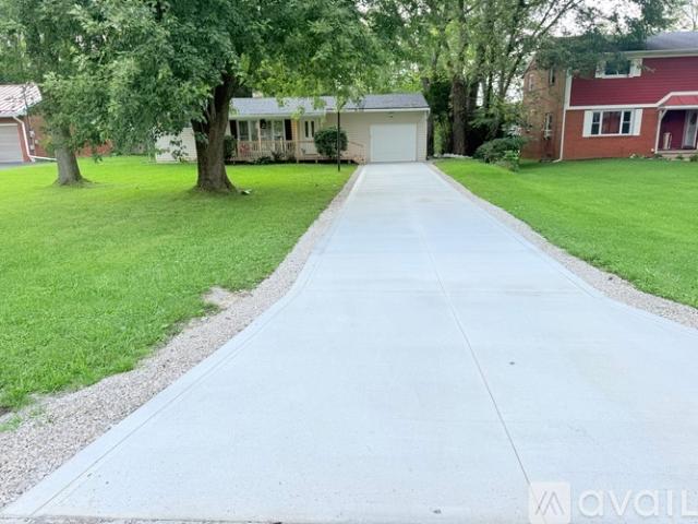 3 BR, 2 BA Apartment 60 S Ireland Blvd, Ontario, OH 44906