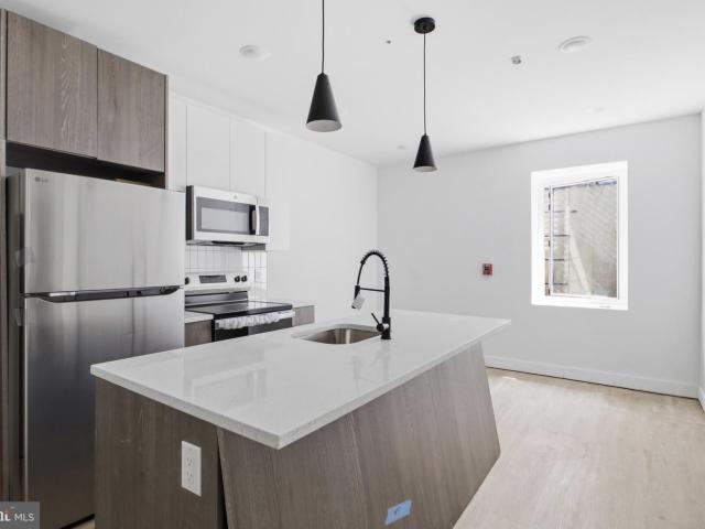 3 BR, 2 BA Apartment 613 N Brooklyn St, Philadelphia, PA 19104
