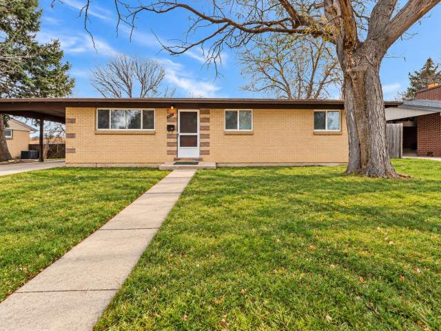 3 BR, 2 BA Apartment 6113 Holland St Arvada, CO 80004