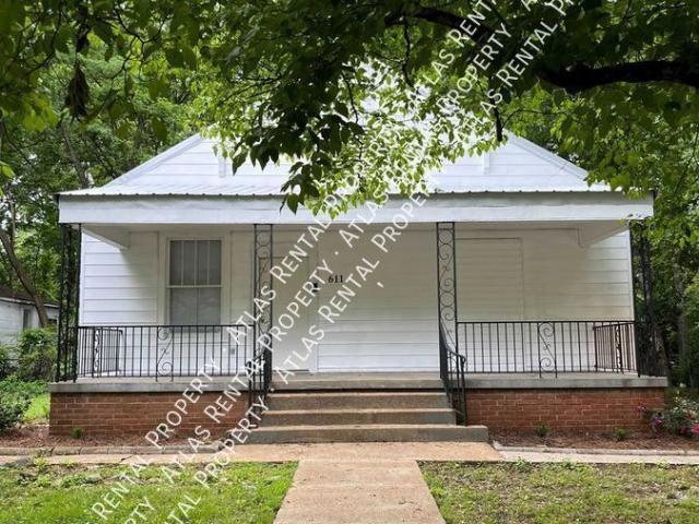 3 BR, 2 BA Apartment 611 5th Avenue SW, Decatur, AL 35601