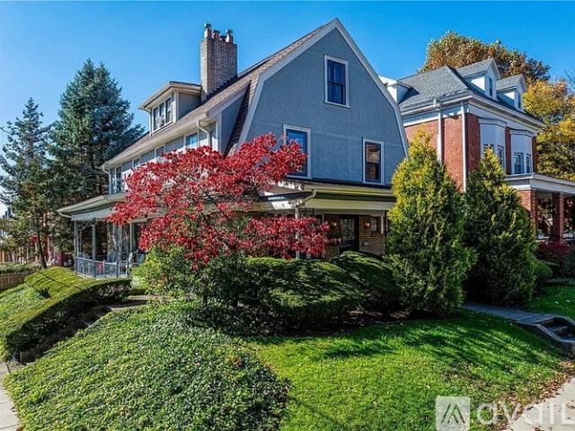 3 BR, 2 BA Apartment 6120 Jackson Street, Unit Collins, Pittsburgh, PA 15206