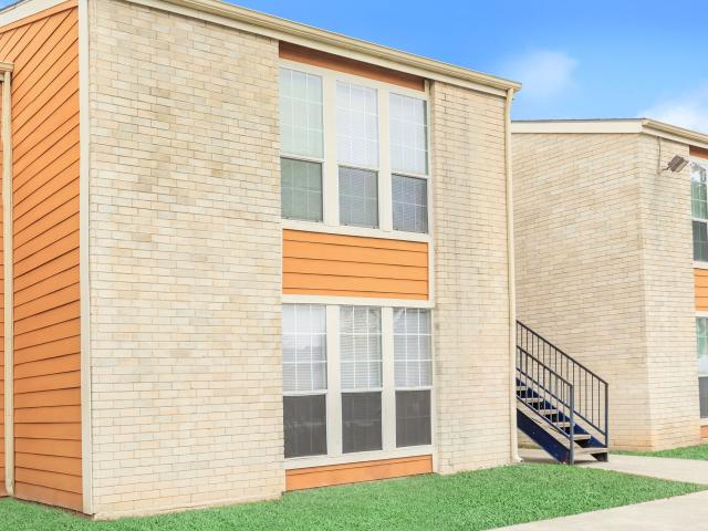 3 BR, 2 BA Apartment 6130 Ingram Road Unit 801, San Antonio, TX 78238