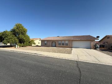 3 BR, 2 BA Apartment 6141 E 40TH PL, Yuma, AZ 85365