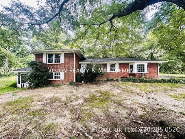 3 BR, 2 BA Apartment 6150 Mallory Rd, Atlanta, GA 30349
